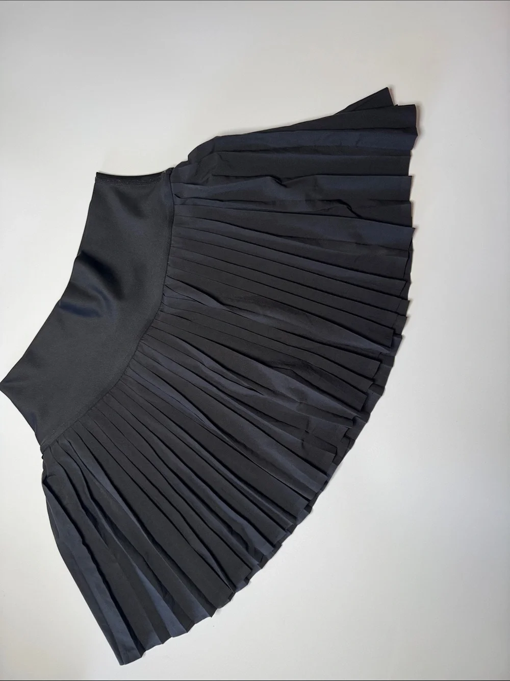 ALO Yoga Black Grand Slam Skirt with High Waist